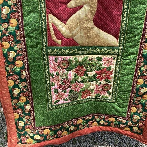 NWT. Hand Crafted Golden Reindeer Lap Quilt/Wall Hanging - Picture 5 of 13